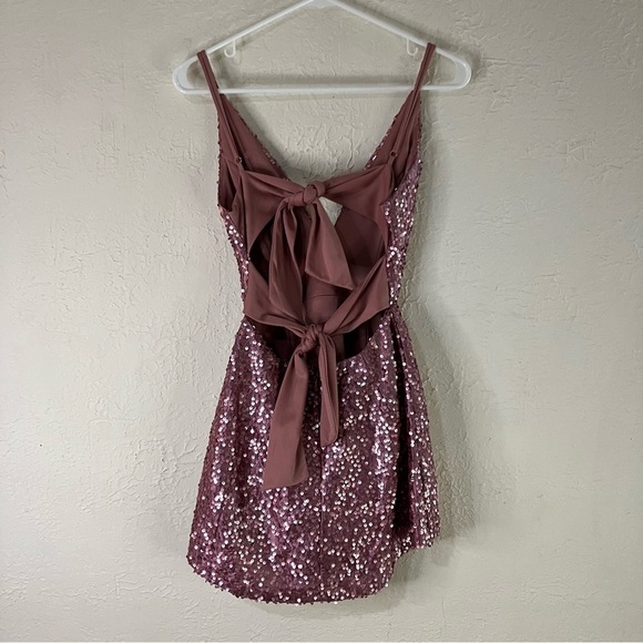 Lucy In The Sky Olivia Plunge Neck Tie Back Sequin Mini Dress in Light Pink - Picture 4 of 9